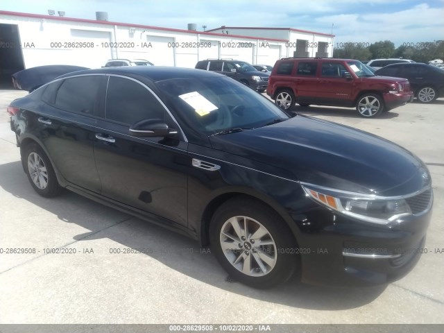 kia optima 2017 5xxgt4l32hg128866