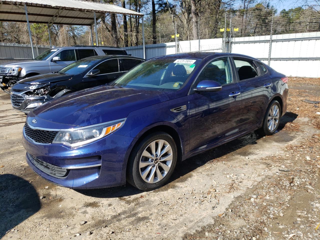 kia optima 2017 5xxgt4l32hg162905