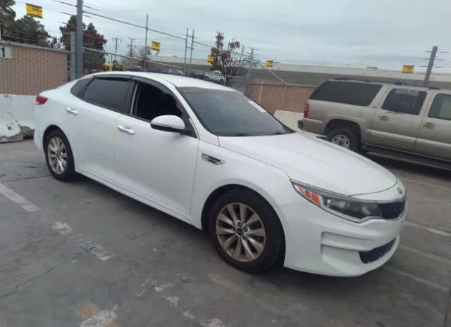 kia optima 2017 5xxgt4l32hg172978