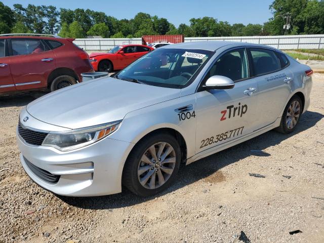 kia optima 2017 5xxgt4l33hg141397