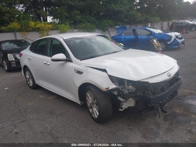 kia optima 2017 5xxgt4l33hg162475