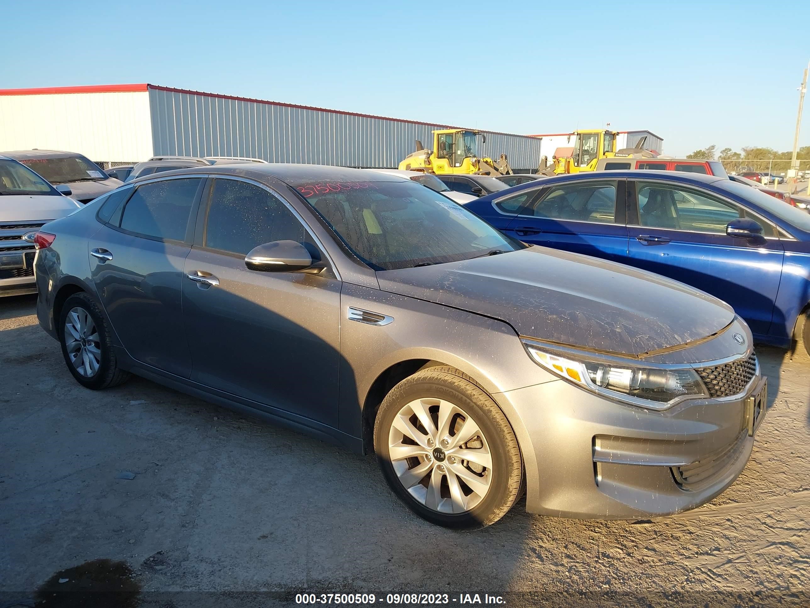 kia optima 2017 5xxgt4l36hg147551