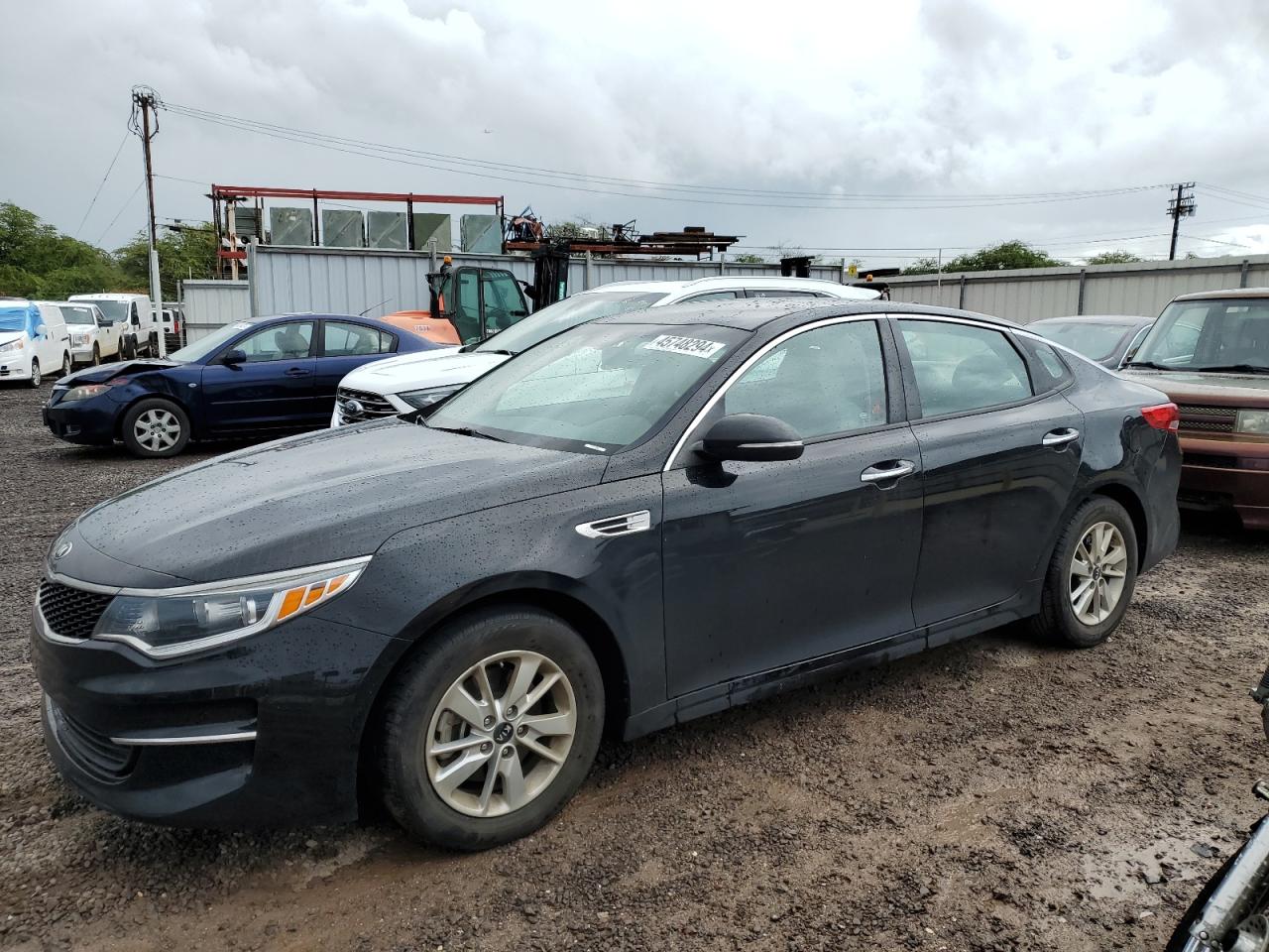 kia optima 2017 5xxgt4l36hg147999