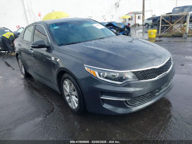 kia optima 2017 5xxgt4l38hg133778