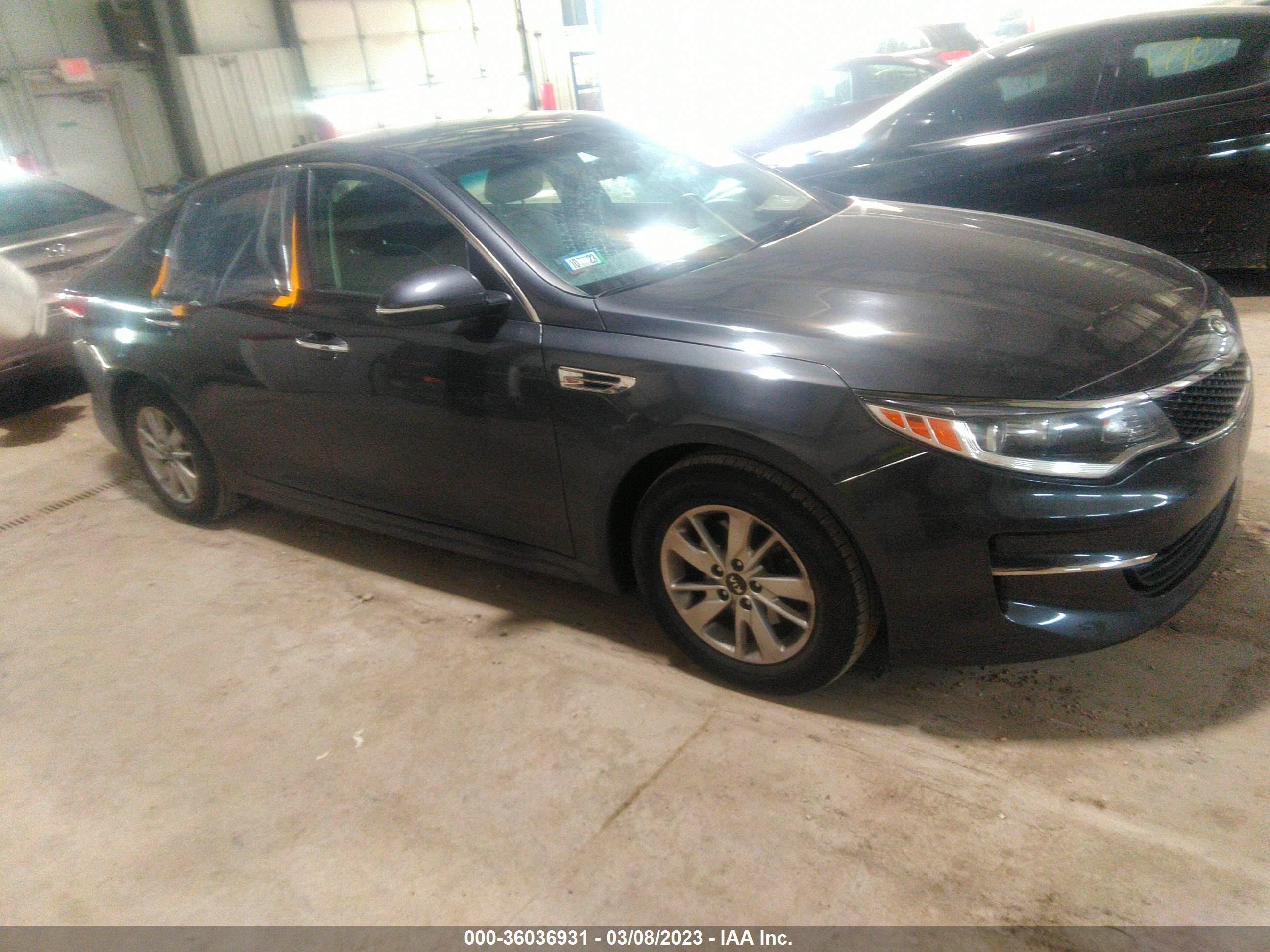 kia optima 2017 5xxgt4l38hg139838