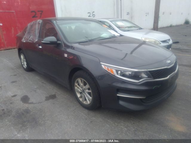 kia optima 2017 5xxgt4l38hg143968