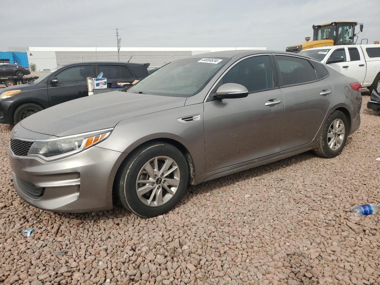 kia optima 2017 5xxgt4l38hg169342