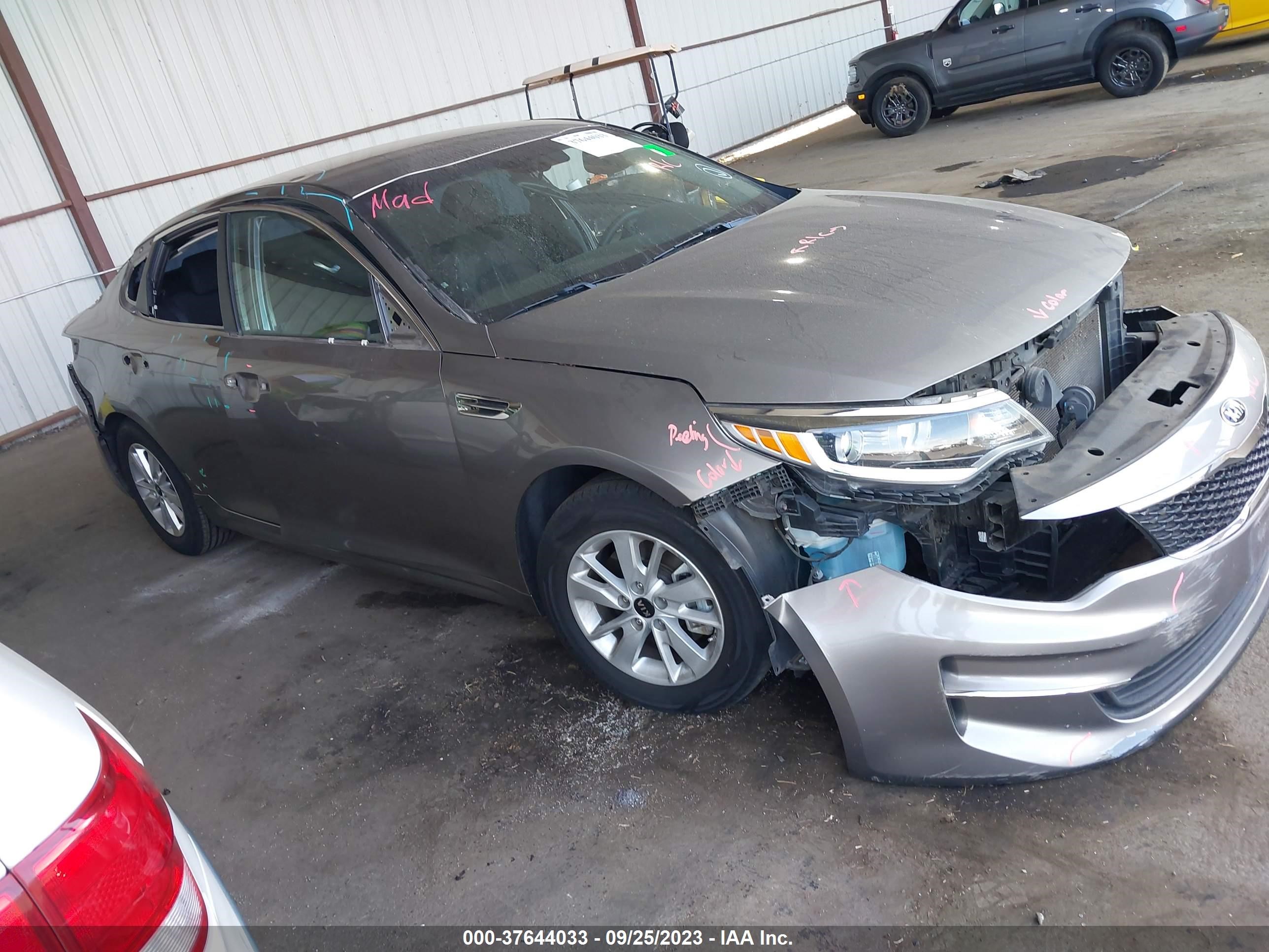 kia optima 2017 5xxgt4l39hg134454