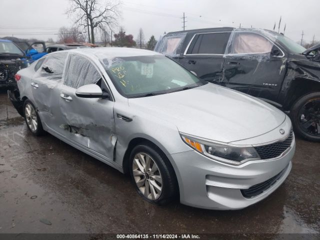 kia optima 2018 5xxgt4l3xjg256648