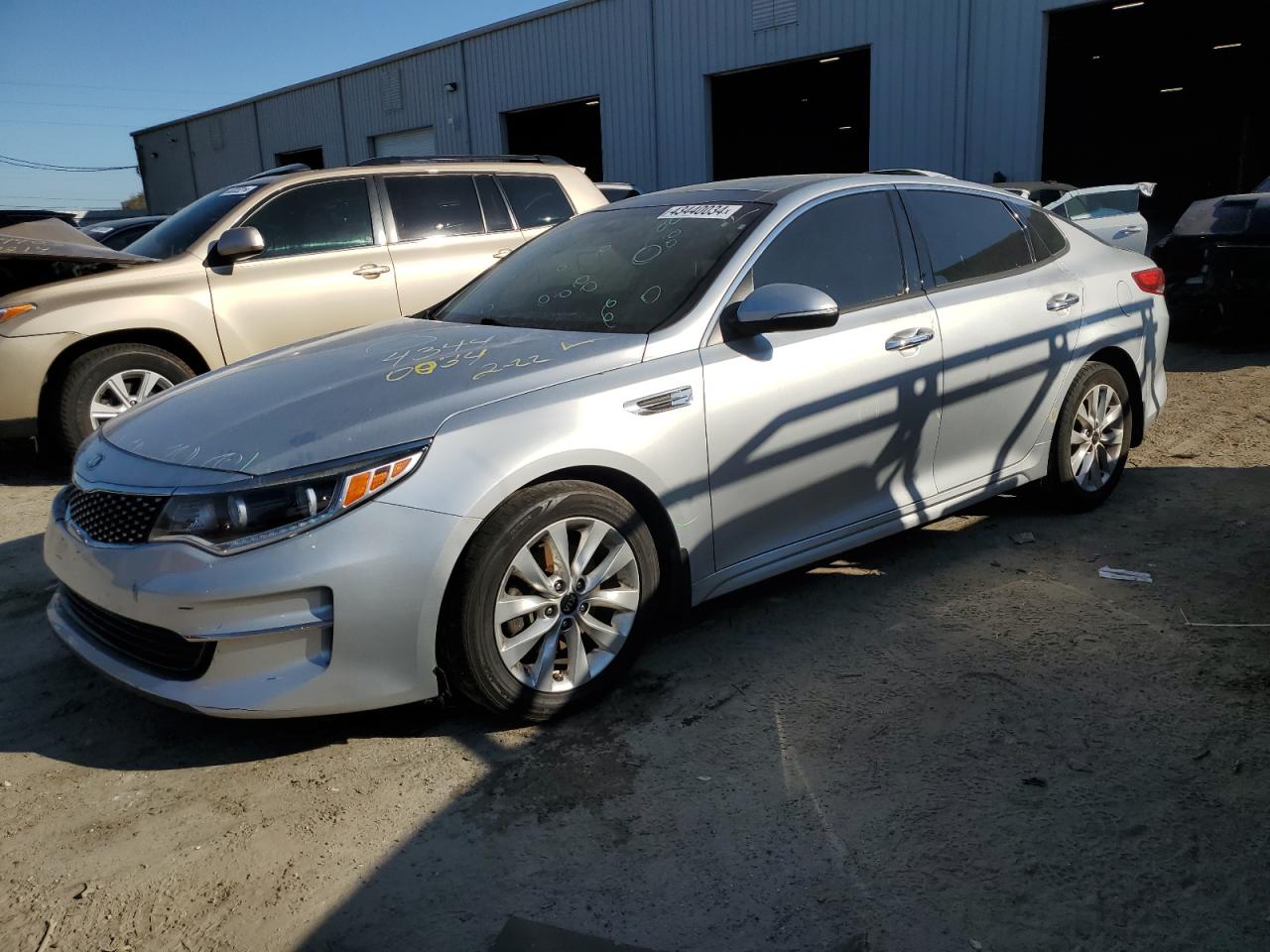 kia optima 2017 5xxgu4l32hg127102