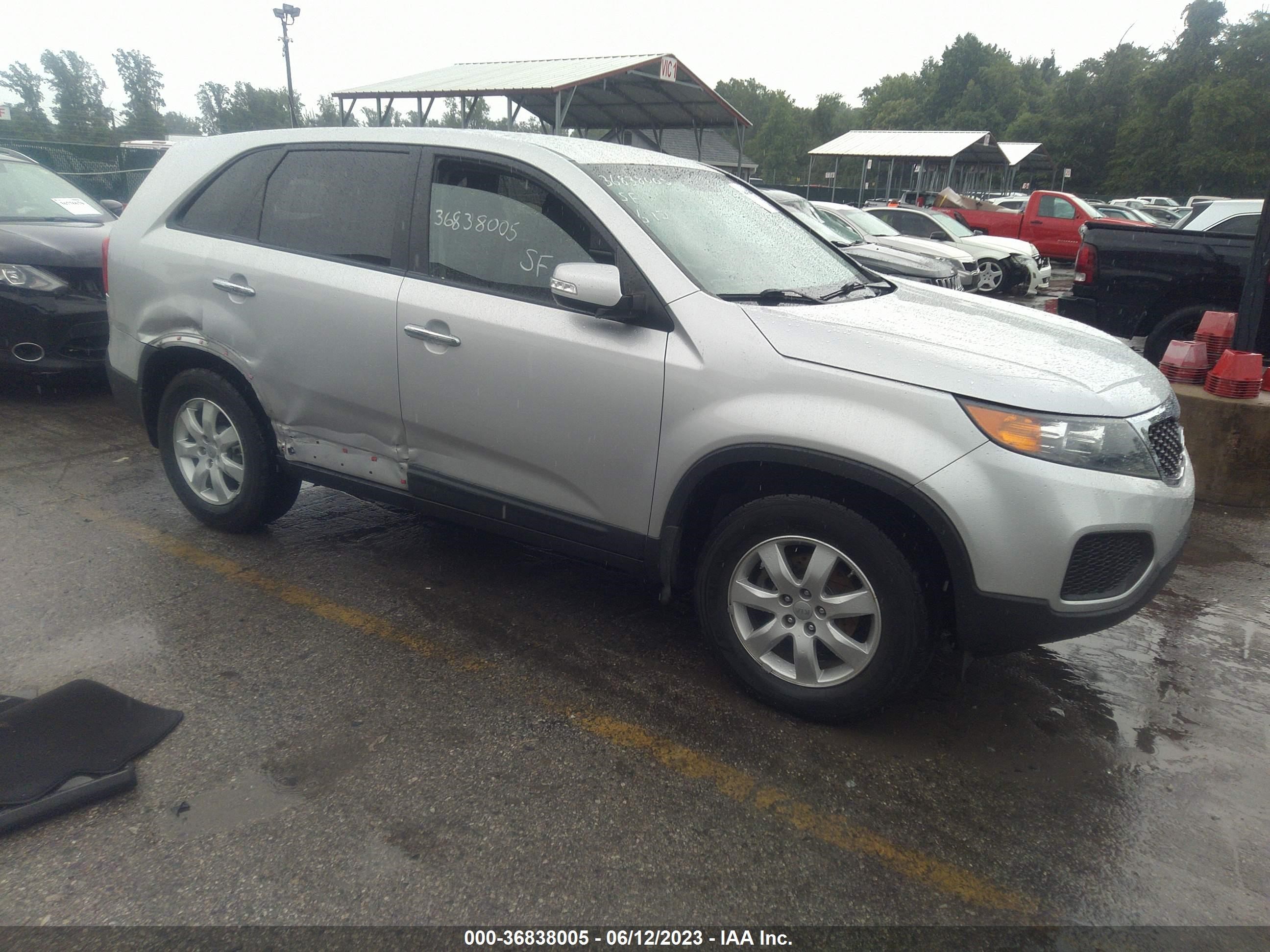 kia sorento 2013 5xykt3a17dg312809