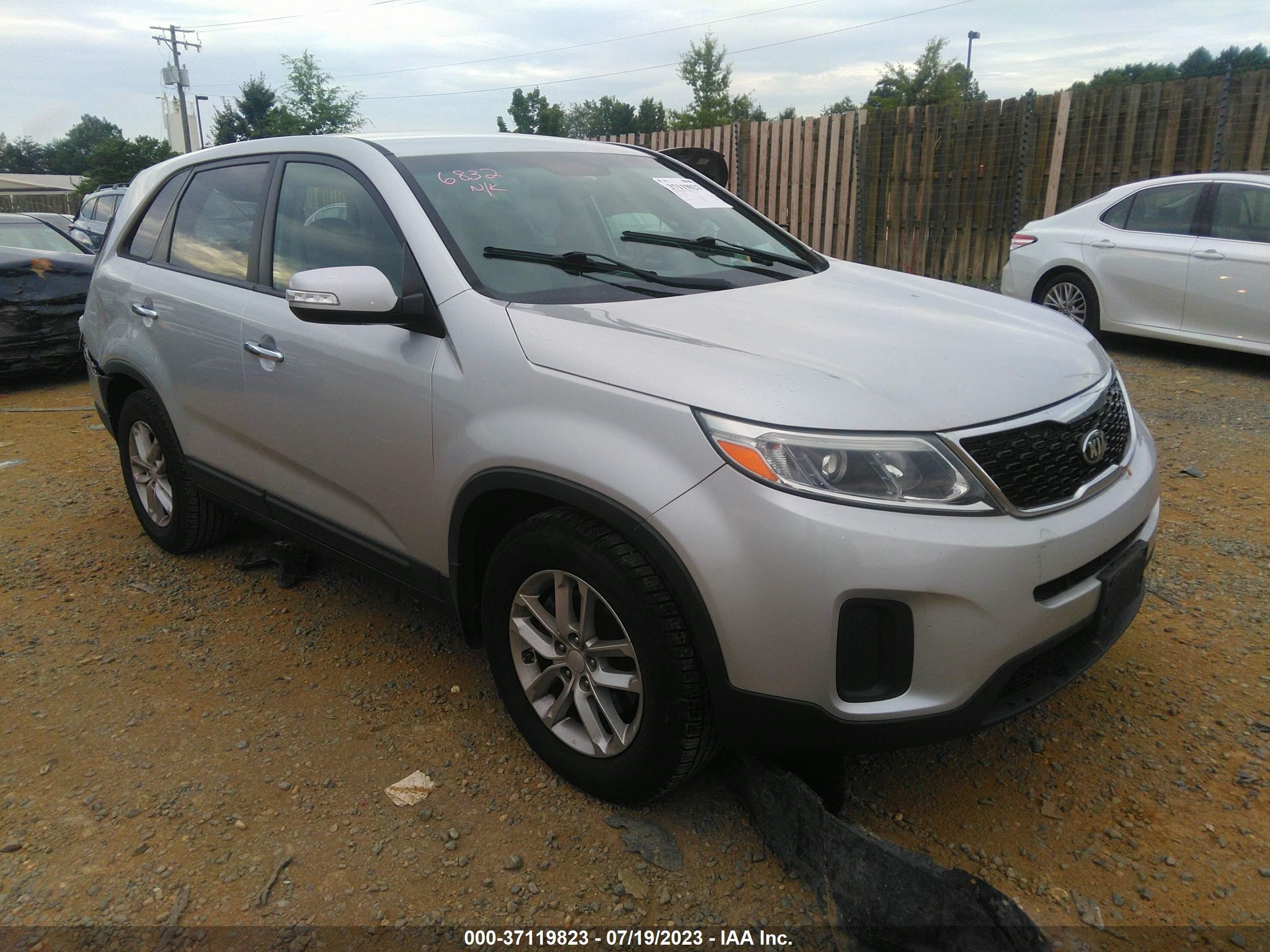 kia sorento 2015 5xykt3a60fg596654