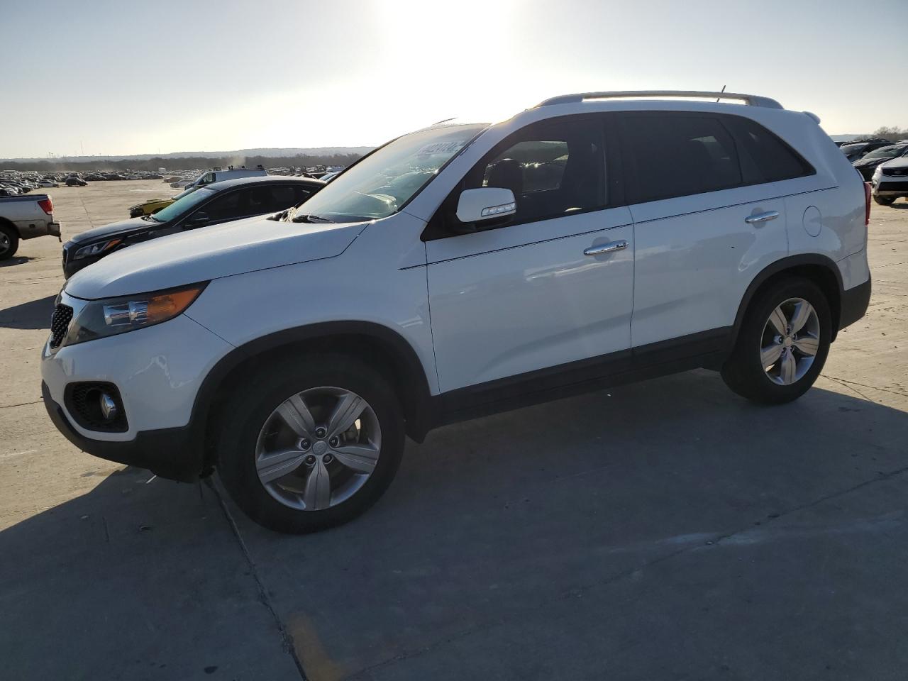 kia sorento 2013 5xyku4a63dg332943