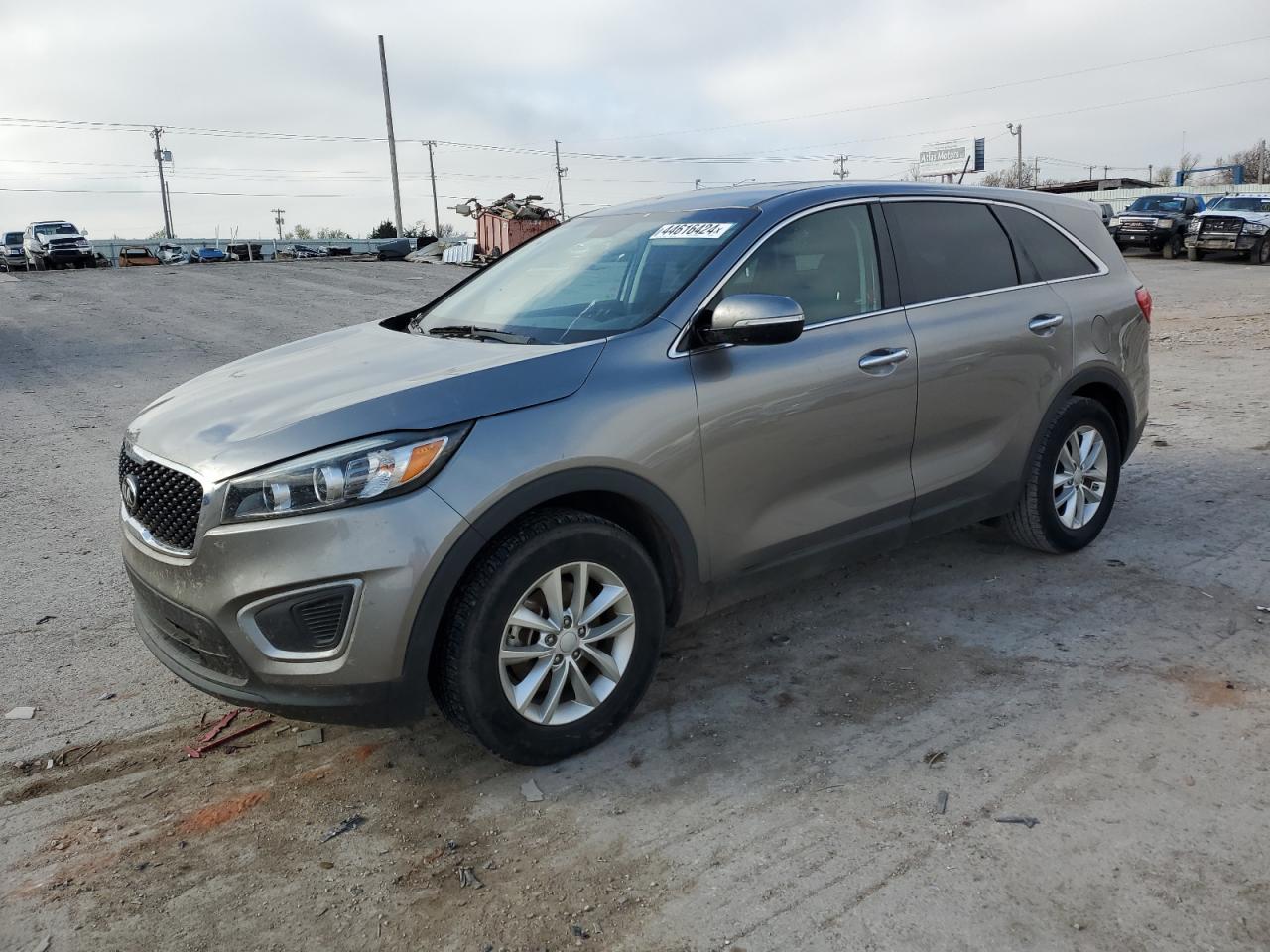 kia sorento 2017 5xypg4a3xhg282647