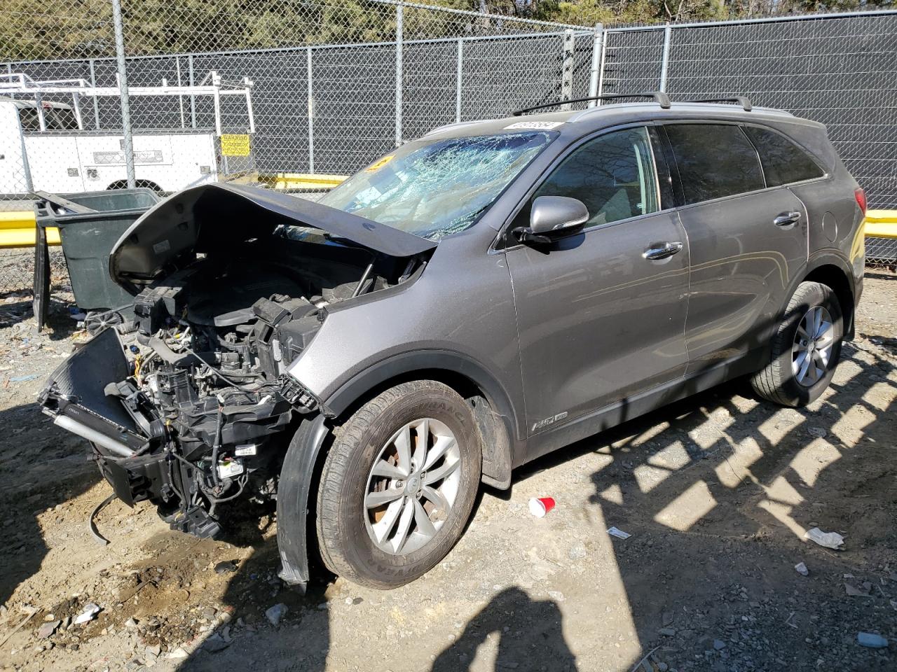 kia sorento 2018 5xypgda53jg371905