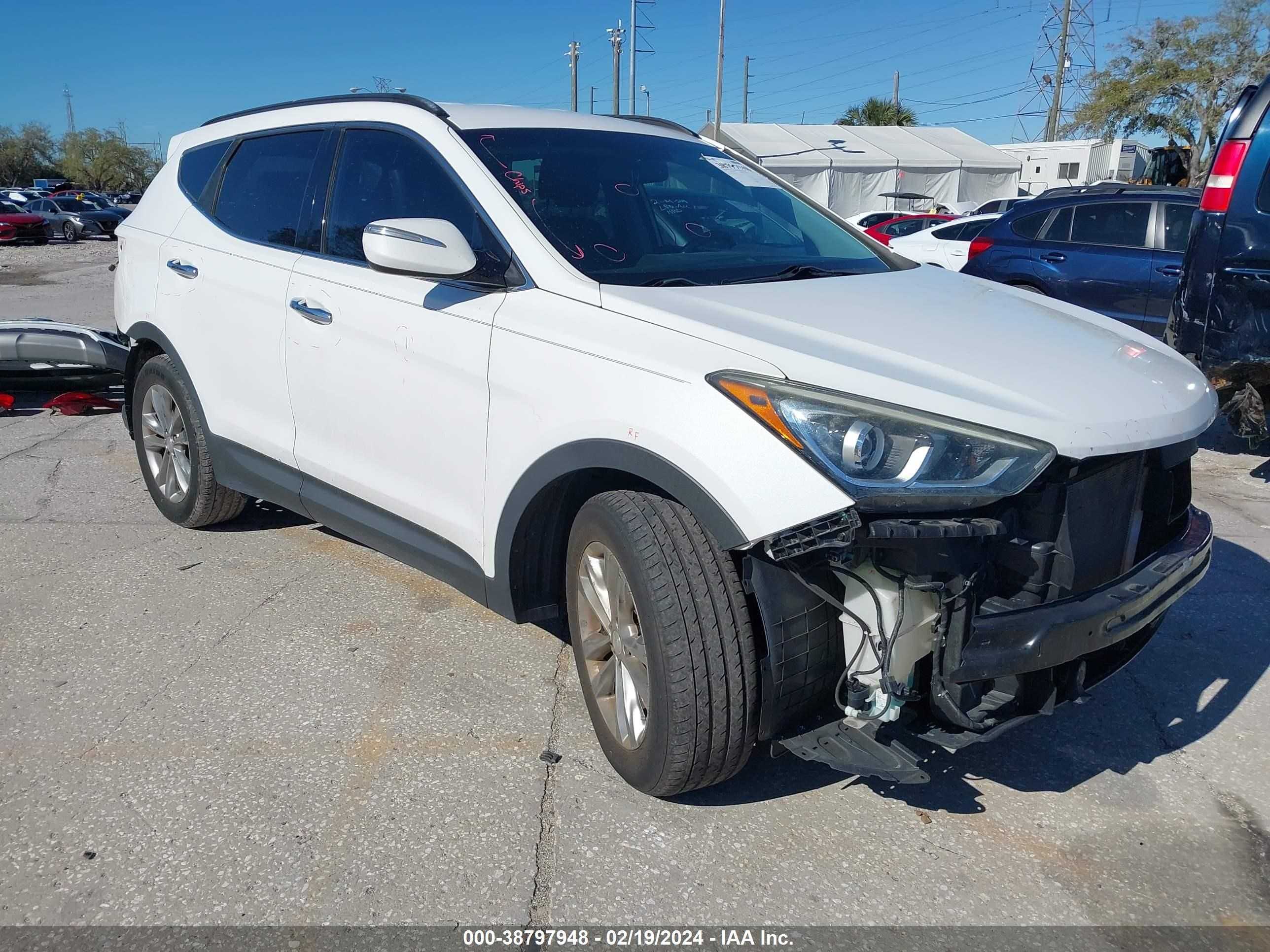 hyundai santa fe 2017 5xyzu4la6hg417944