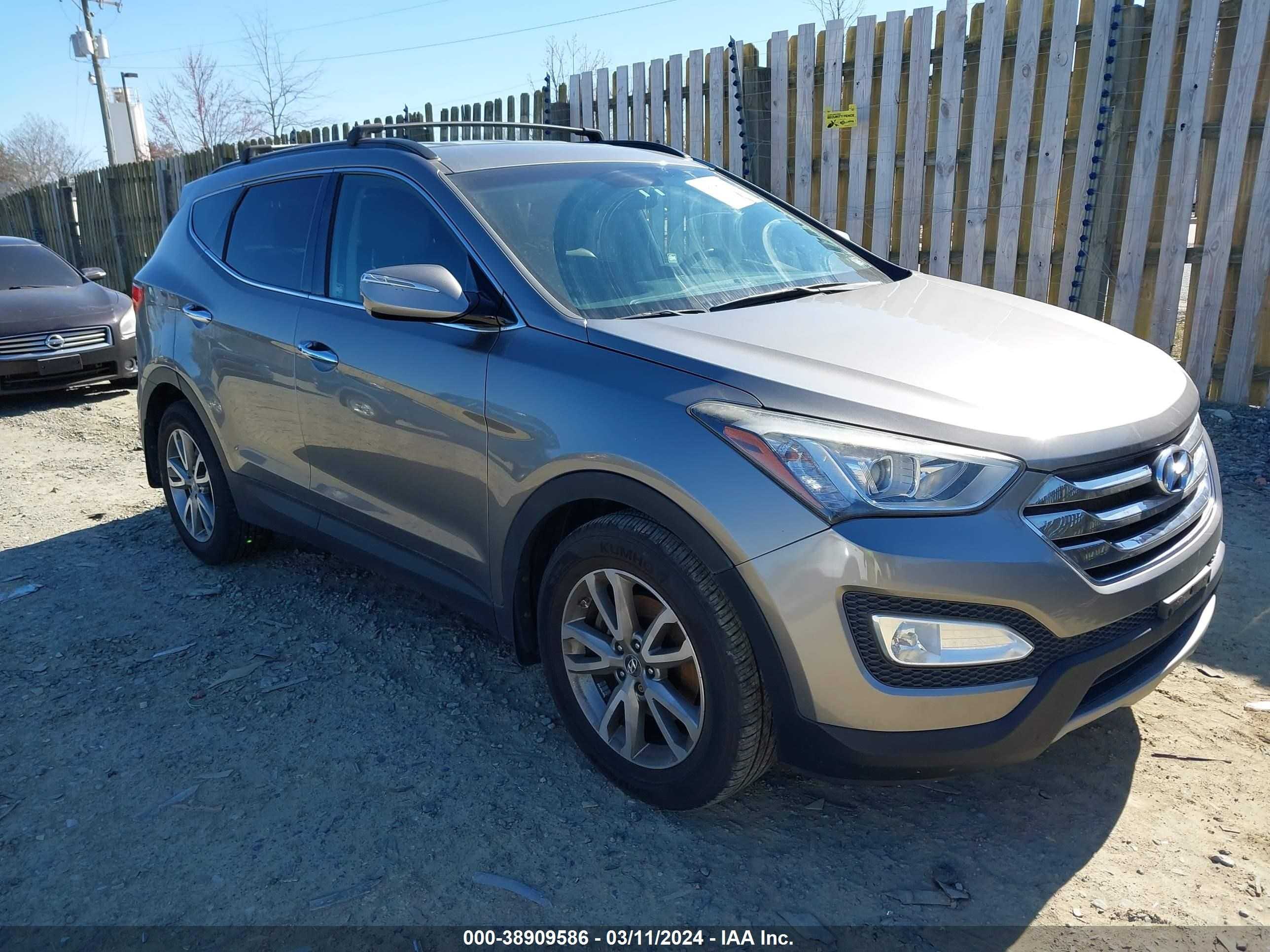 hyundai santa fe 2014 5xyzudla5eg188653