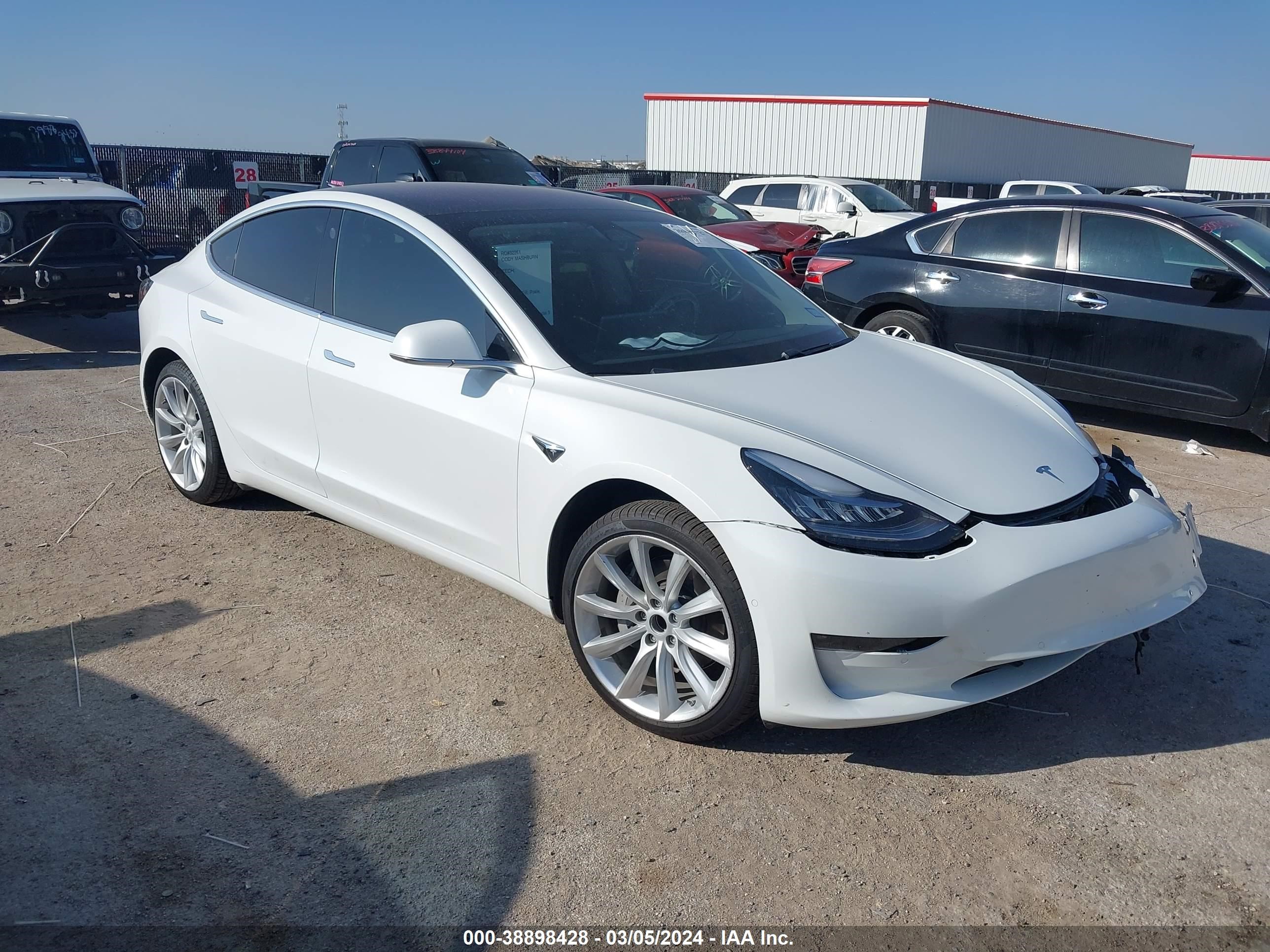 tesla model 3 2018 5yj3e1eaxjf008177