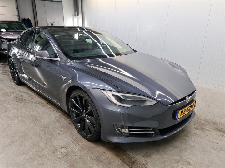 tesla s 2018 5yjsa7e26jf235871