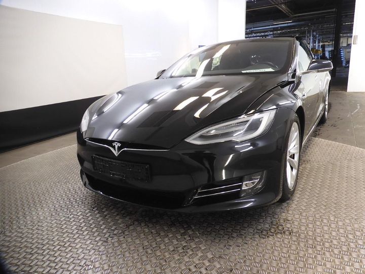 tesla  2018 5yjsa7e26jf252170