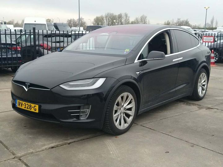 tesla model 2018 5yjxcce24hf075542