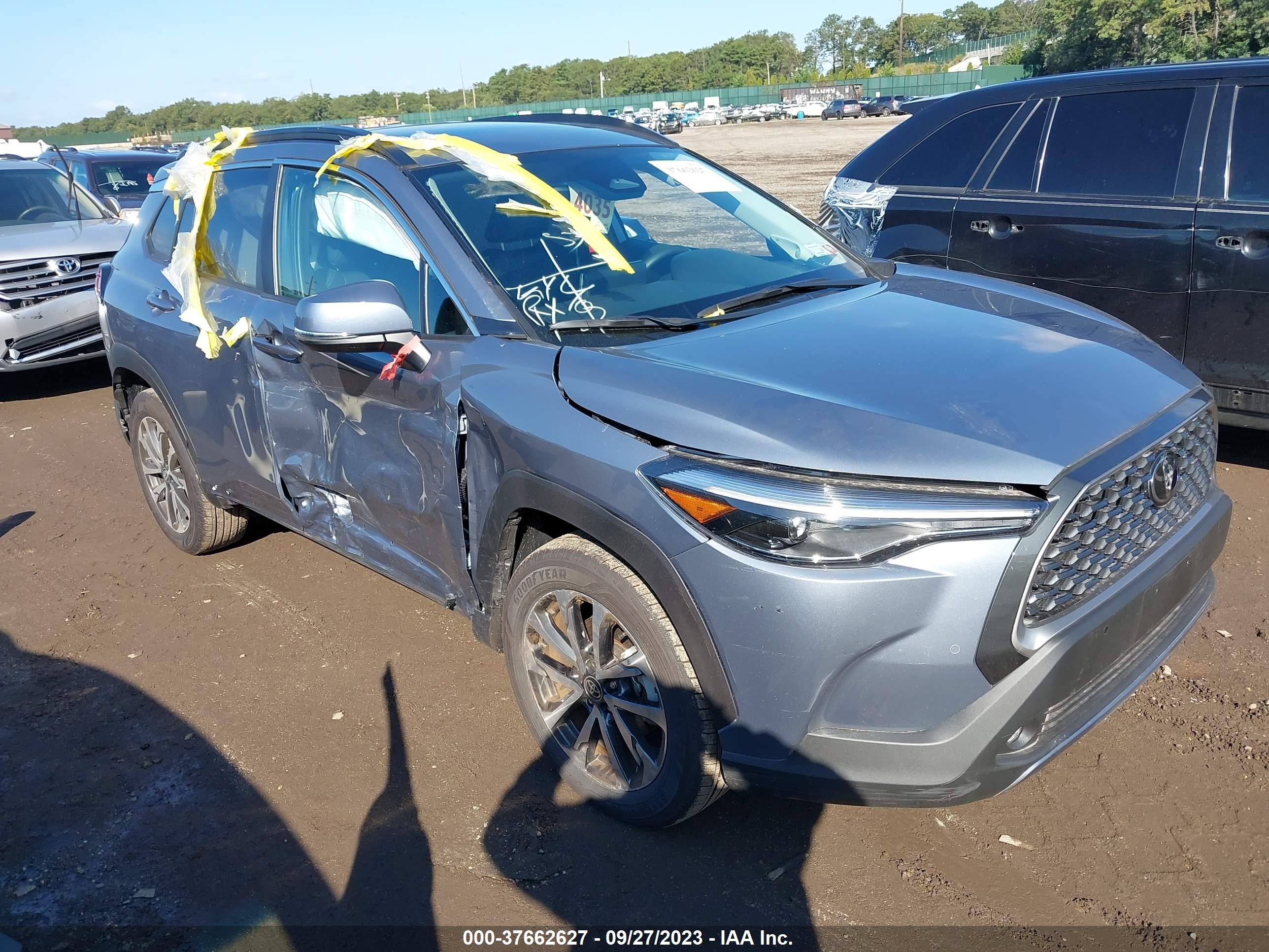 toyota corolla cross 2023 7mudaabg6pv052566