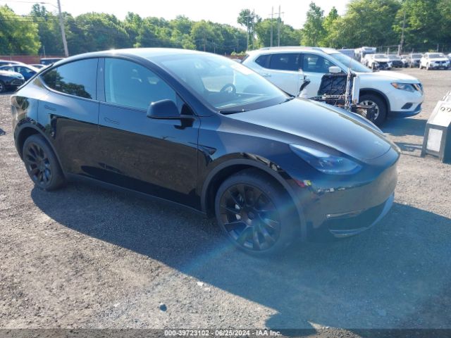 tesla model y 2024 7saygaee0rf060502