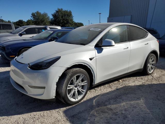 tesla model y 2024 7saygded2rf095390