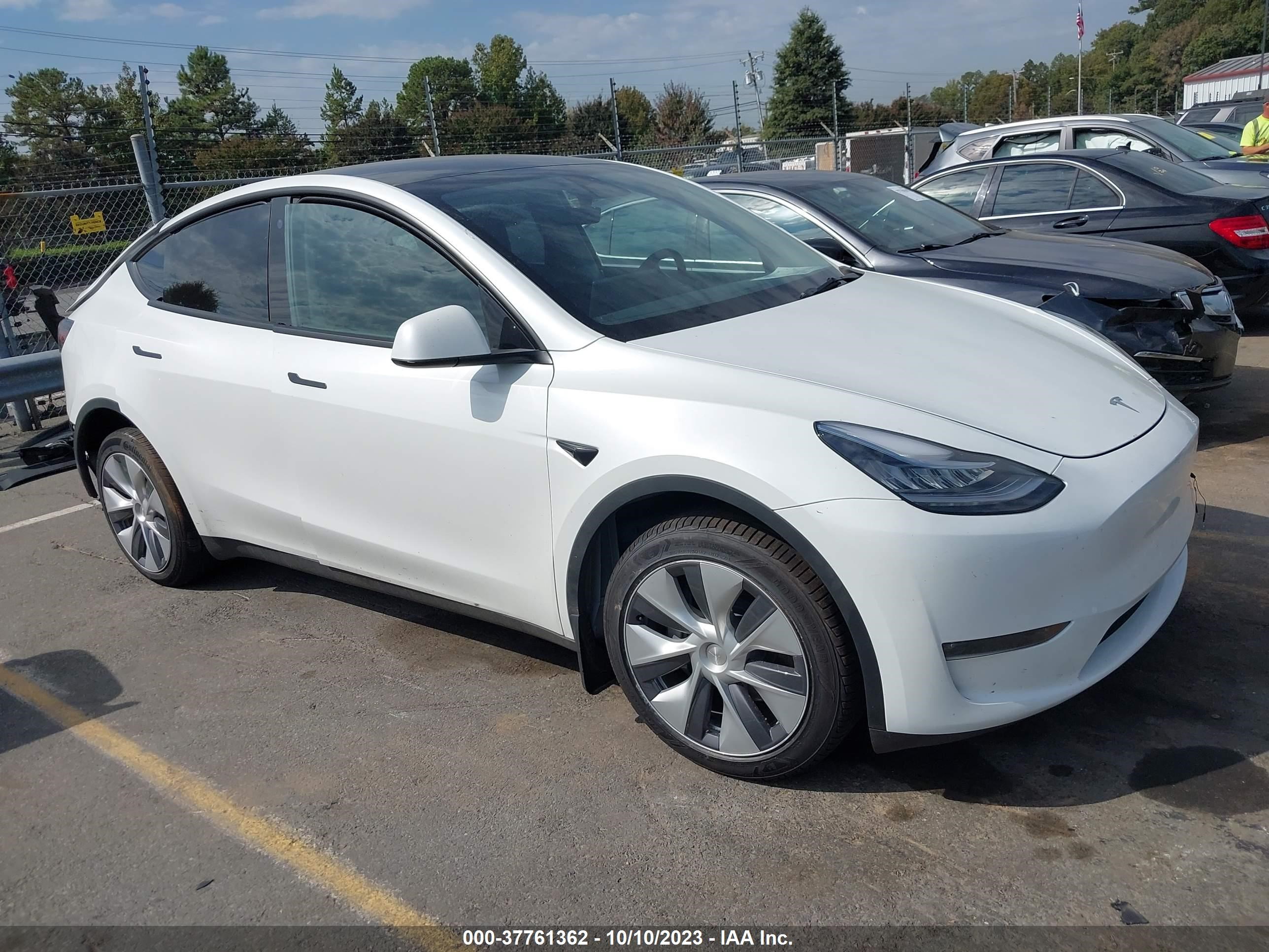 tesla model y 2023 7saygdee1pa061671