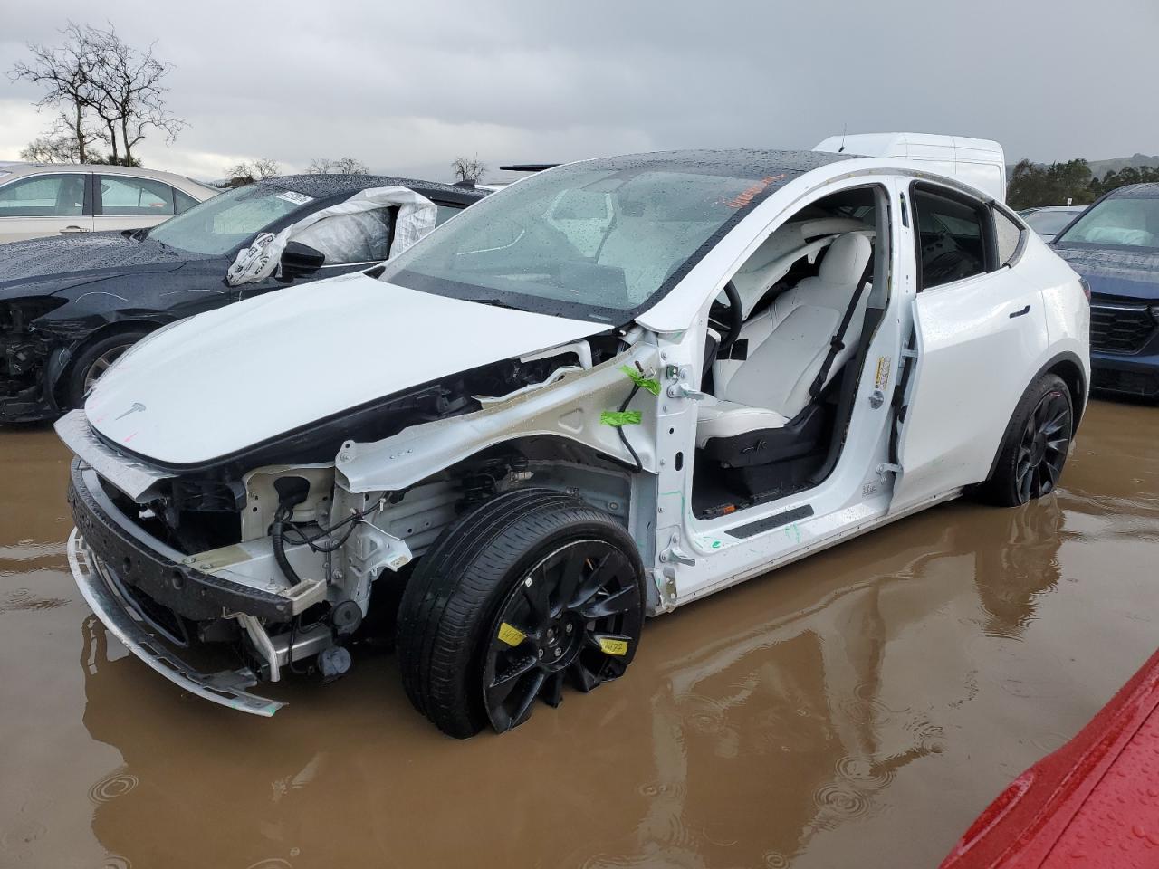 tesla model y 2023 7saygdee1pf631378