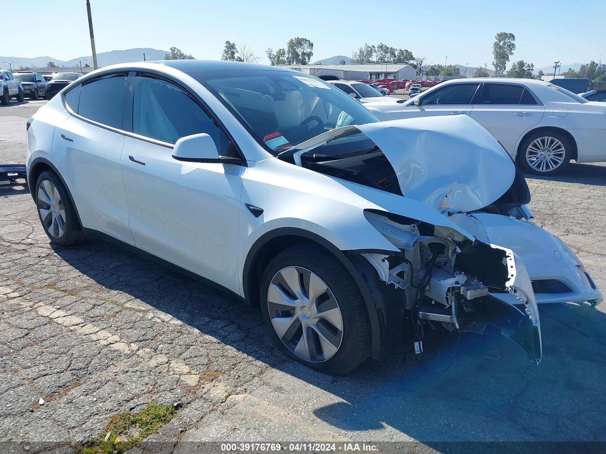 tesla model y 2024 7saygdee1ra230610