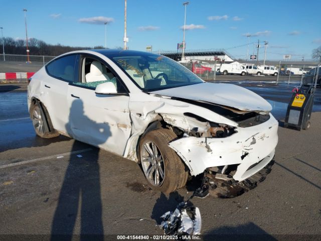 tesla model y 2022 7saygdee3nf331645