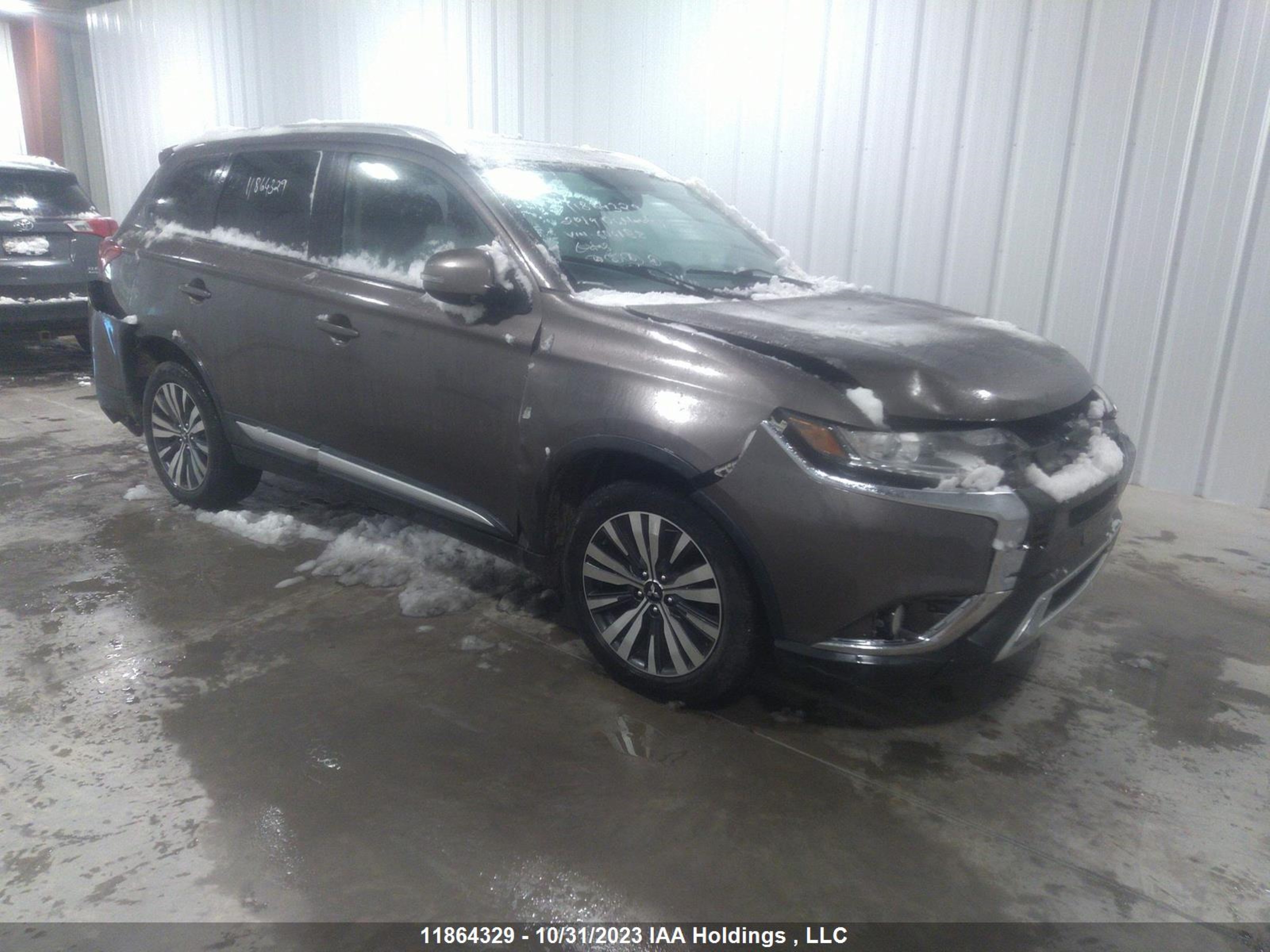 mitsubishi outlander 2019 ja4az2a36kz604188