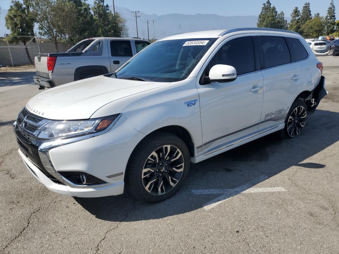 mitsubishi outlander 2018 ja4j24a52jz055122