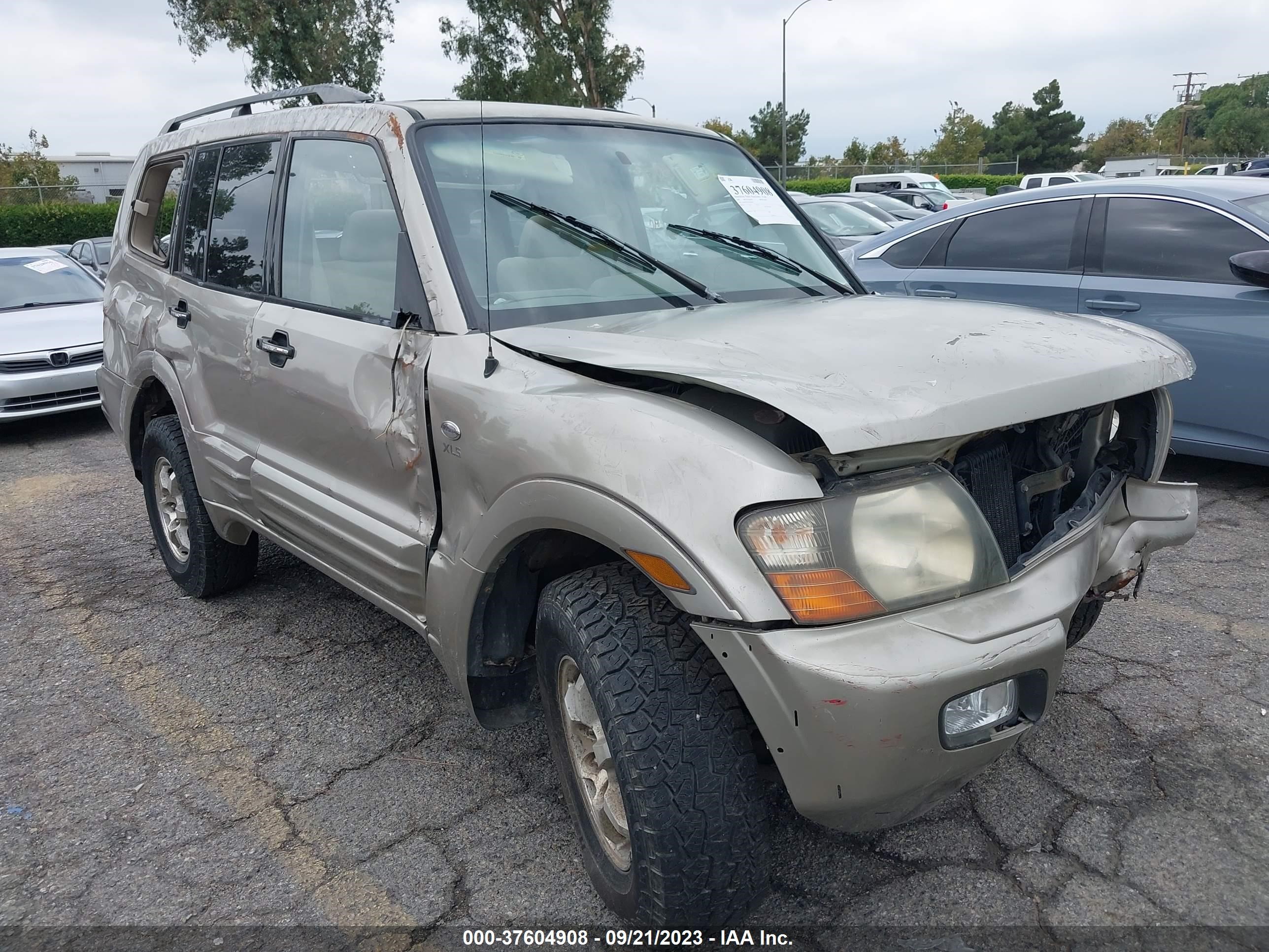 mitsubishi montero 2001 ja4mw31r31j006556