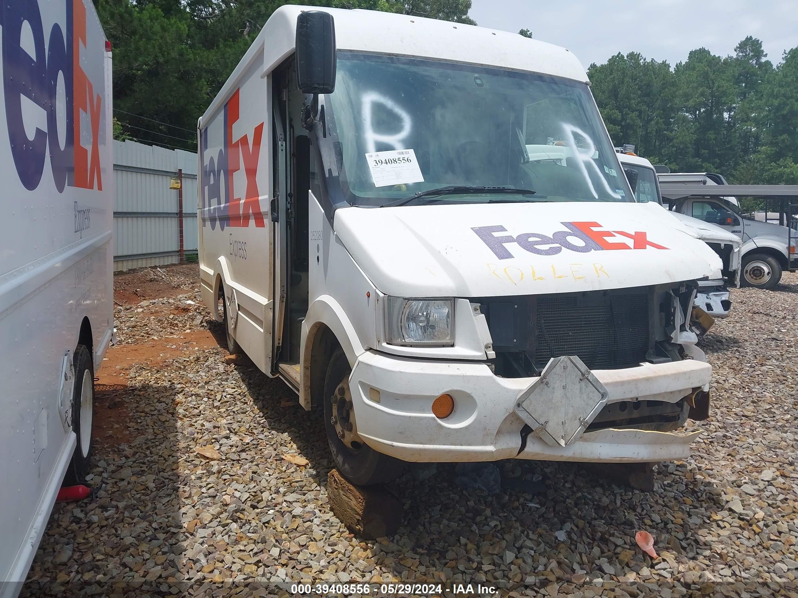 isuzu  2013 jalb4t177d7w00827