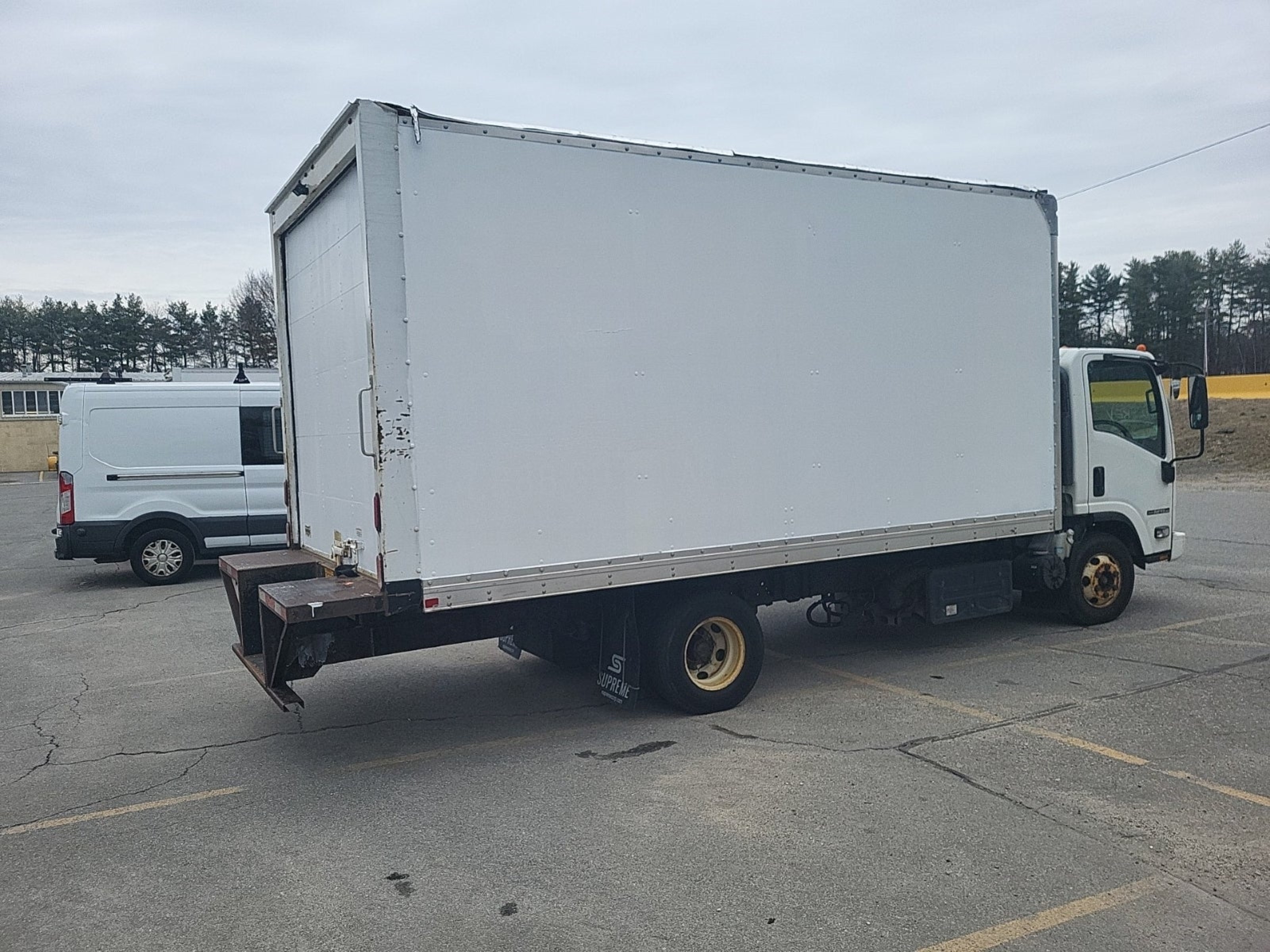 isuzu  2019 jalc4w169k7007710