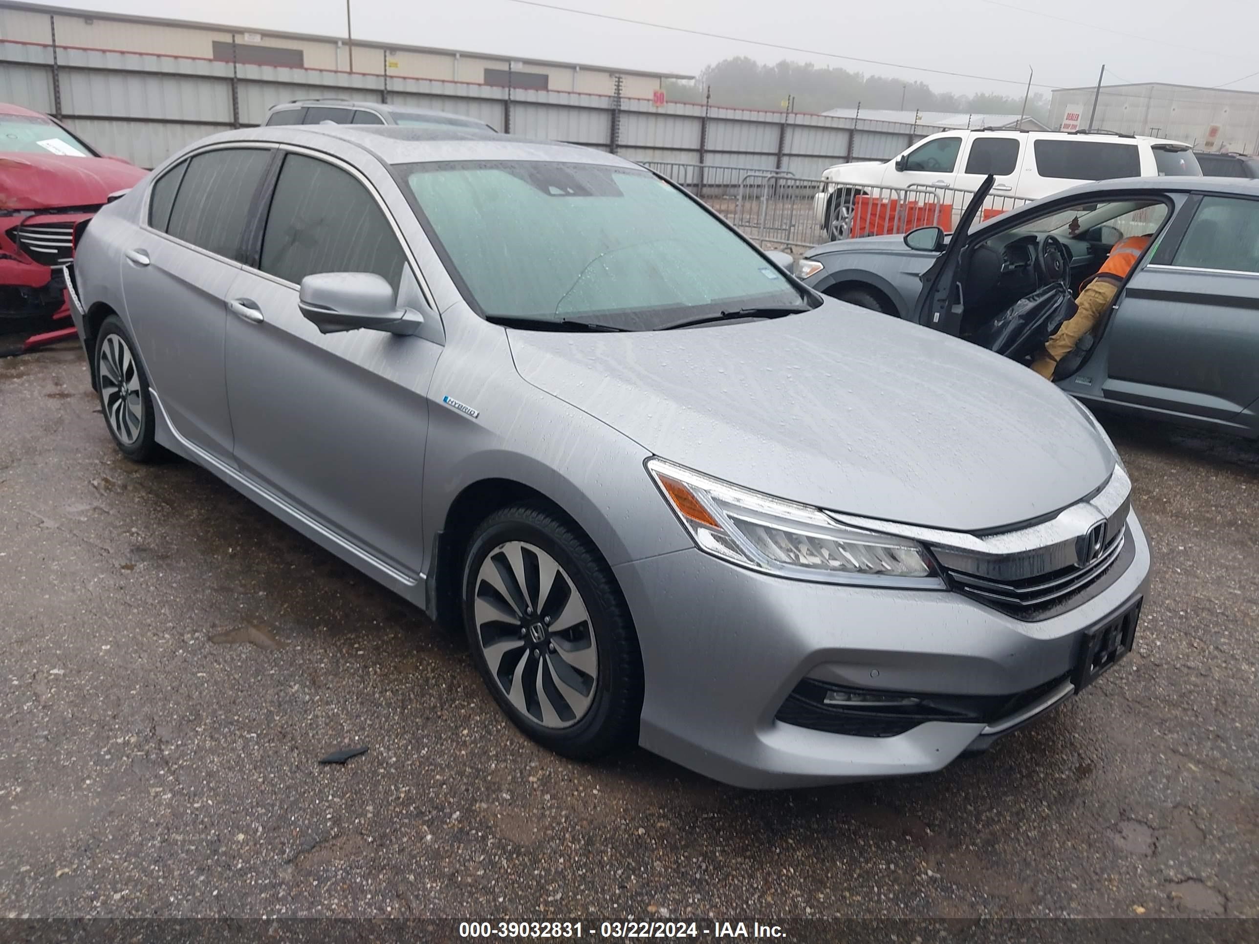 honda accord 2017 jhmcr6f77hc017199