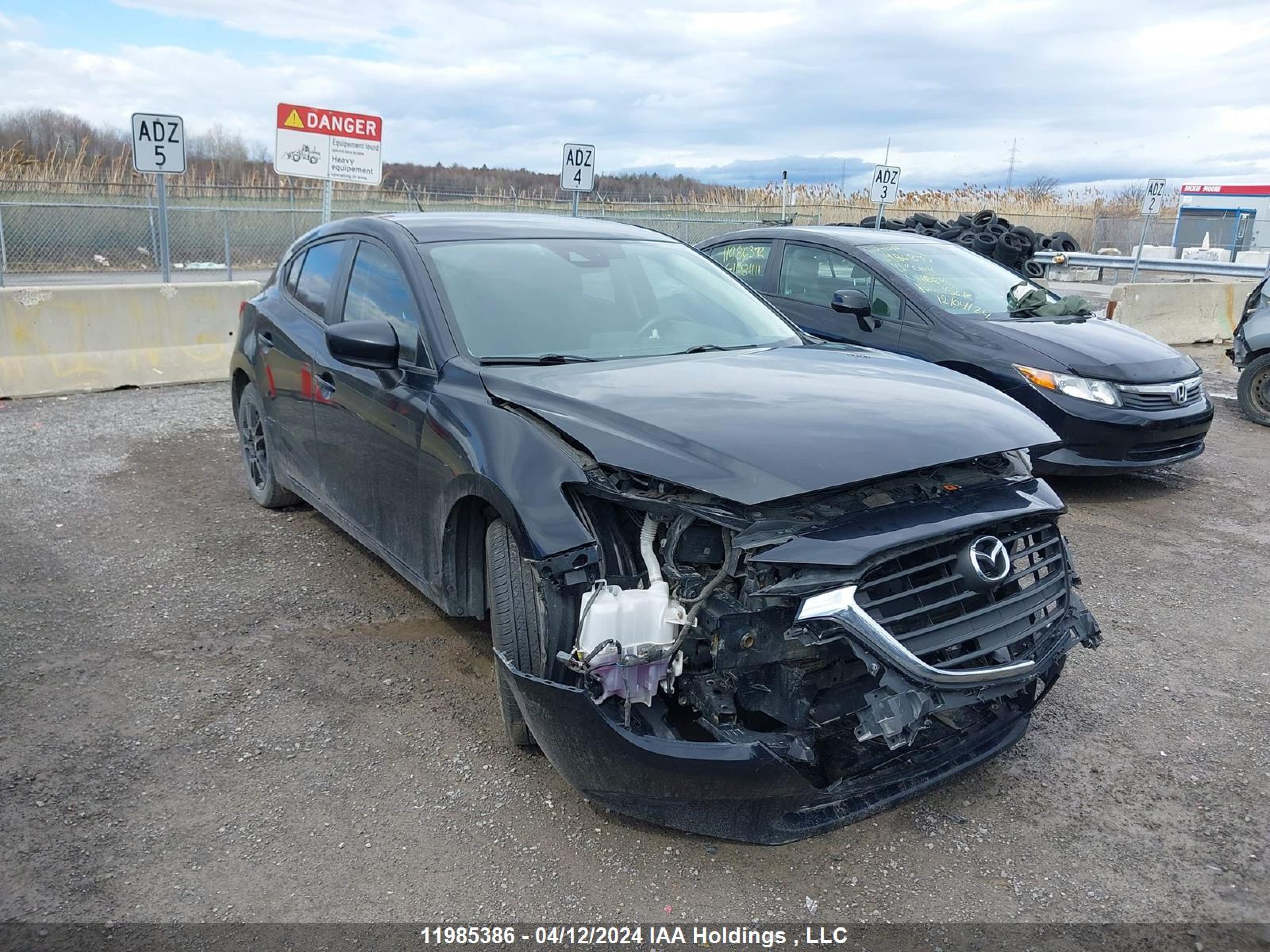 mazda 3 2018 jm1bn1k72j1164498