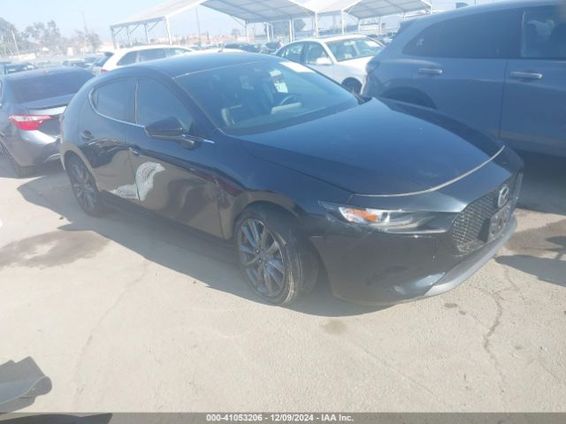 mazda mazda3 2019 jm1bpajm0k1138825