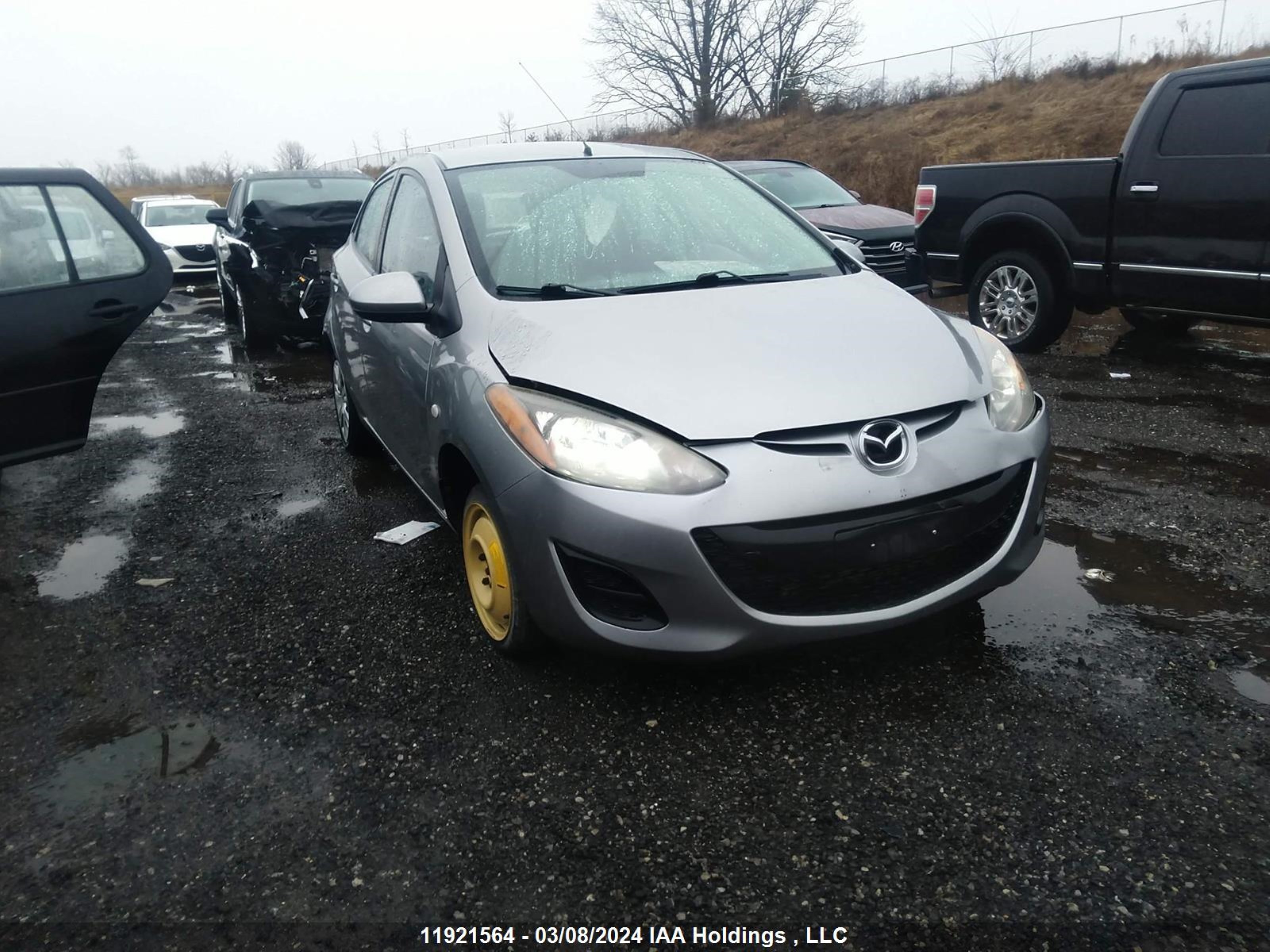 mazda 2 2011 jm1de1hy3b0111387