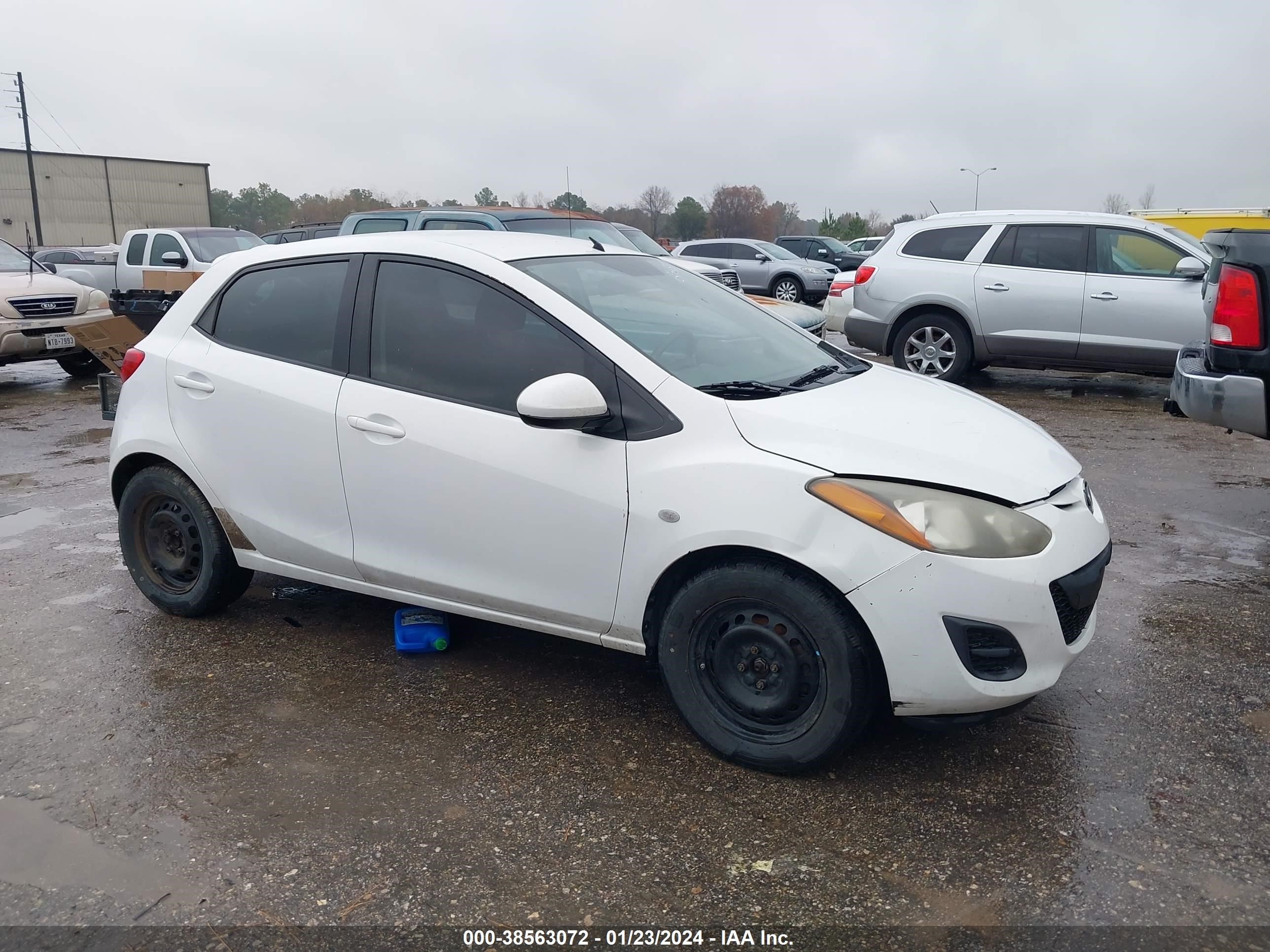 mazda 2 2011 jm1de1hy6b0100142