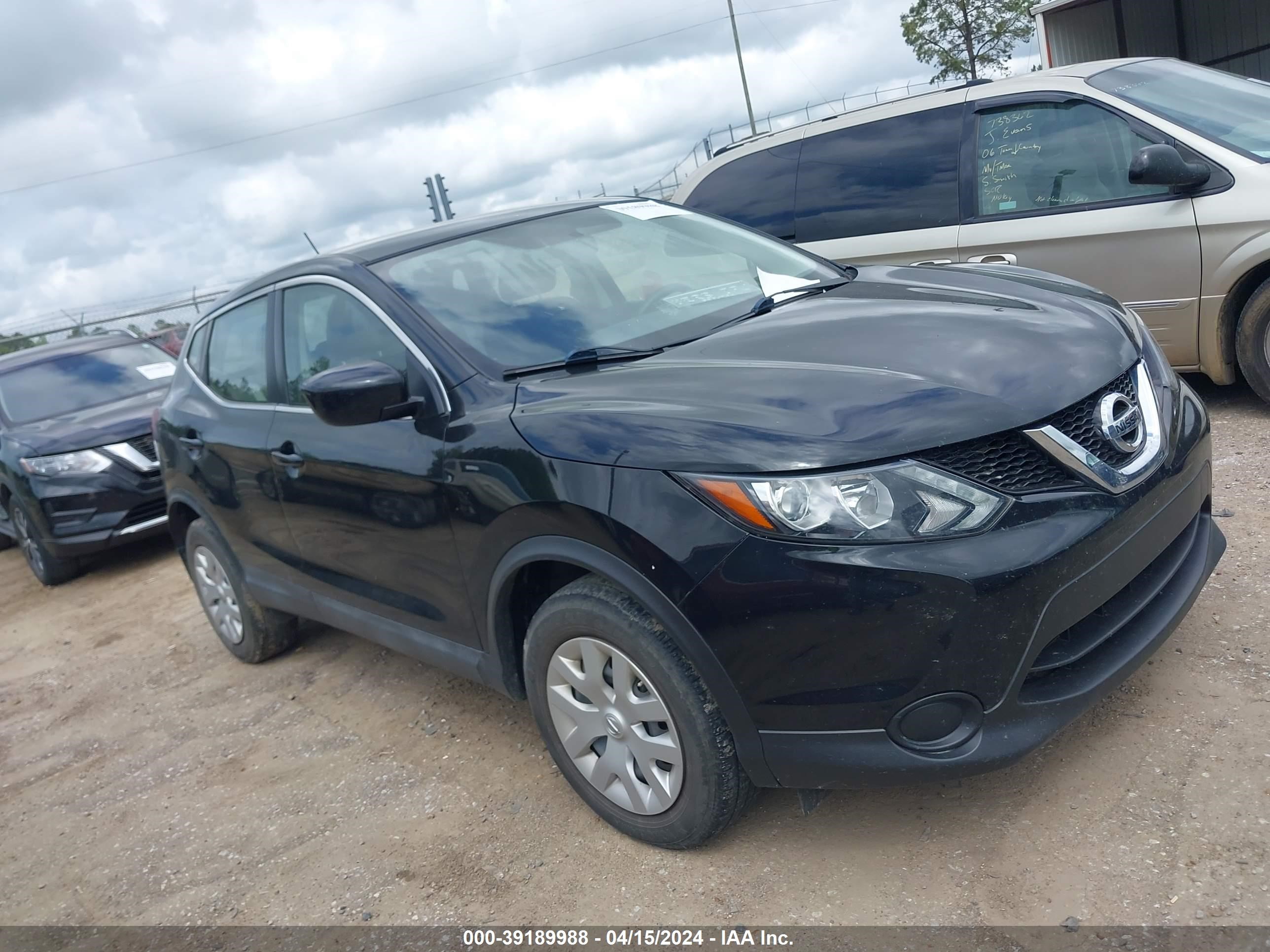 nissan rogue 2017 jn1bj1cp7hw011299