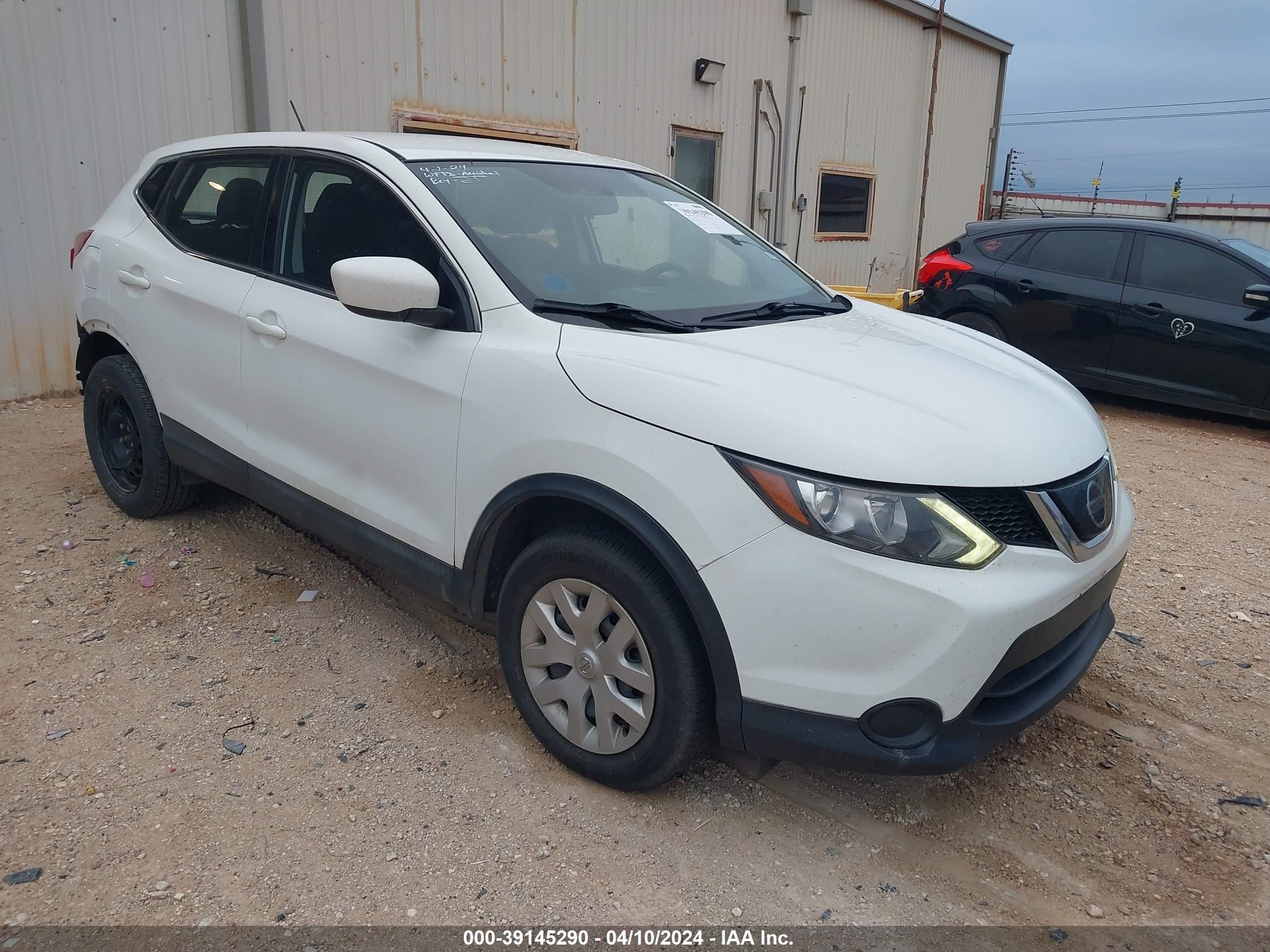 nissan rogue 2018 jn1bj1cr0jw250703