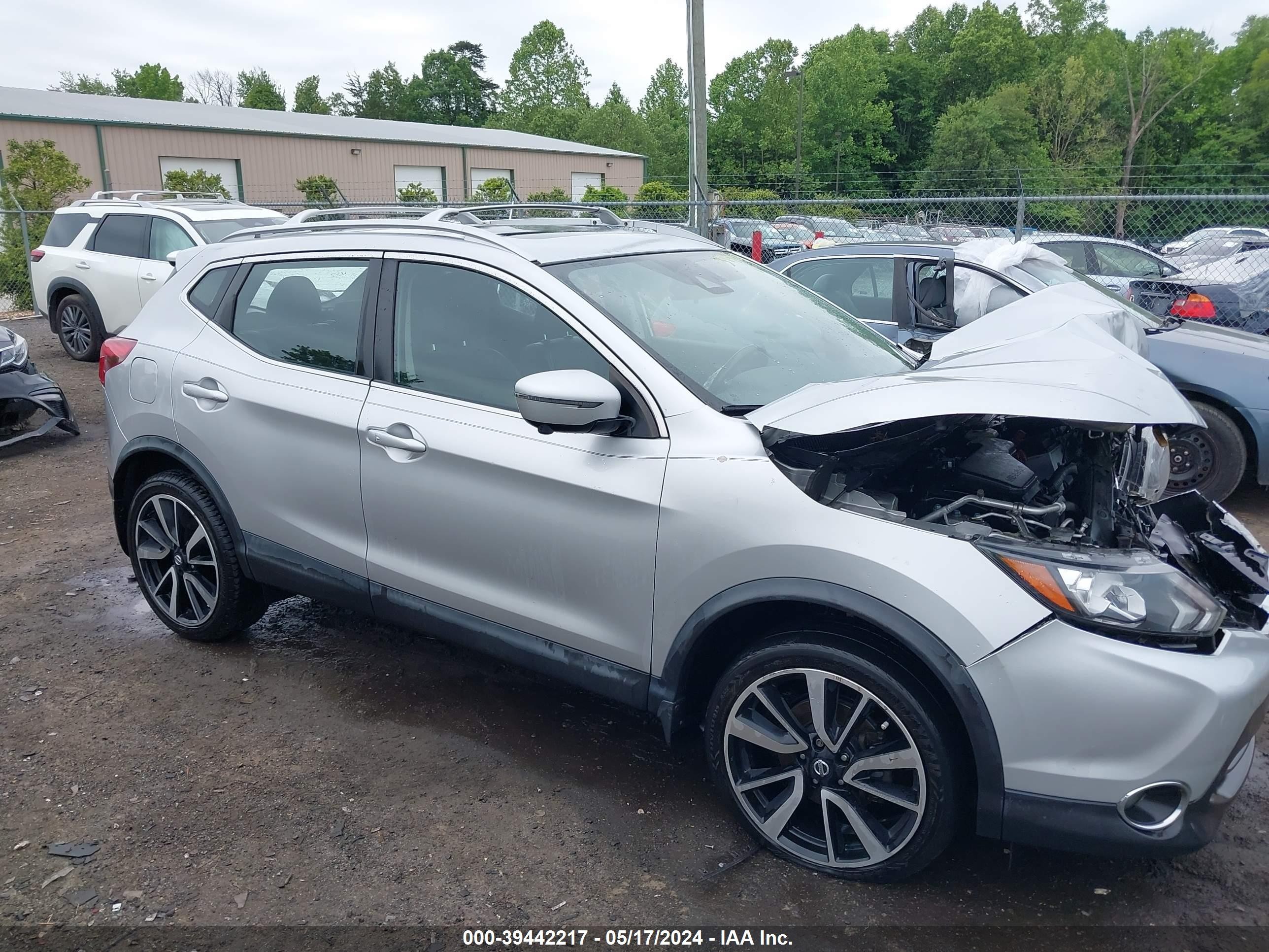 nissan rogue 2017 jn1bj1cr1hw117300