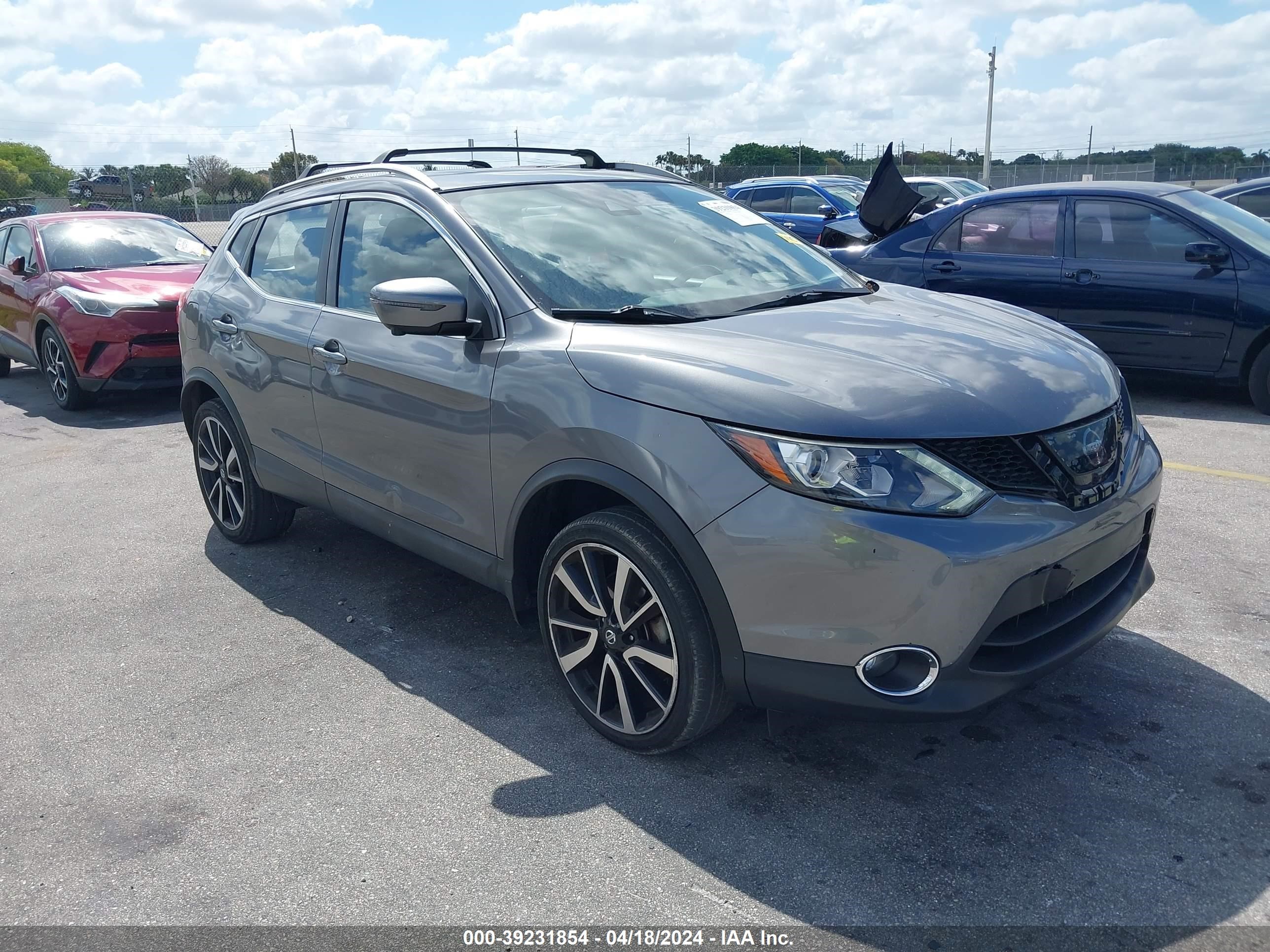 nissan rogue 2017 jn1bj1cr2hw130055