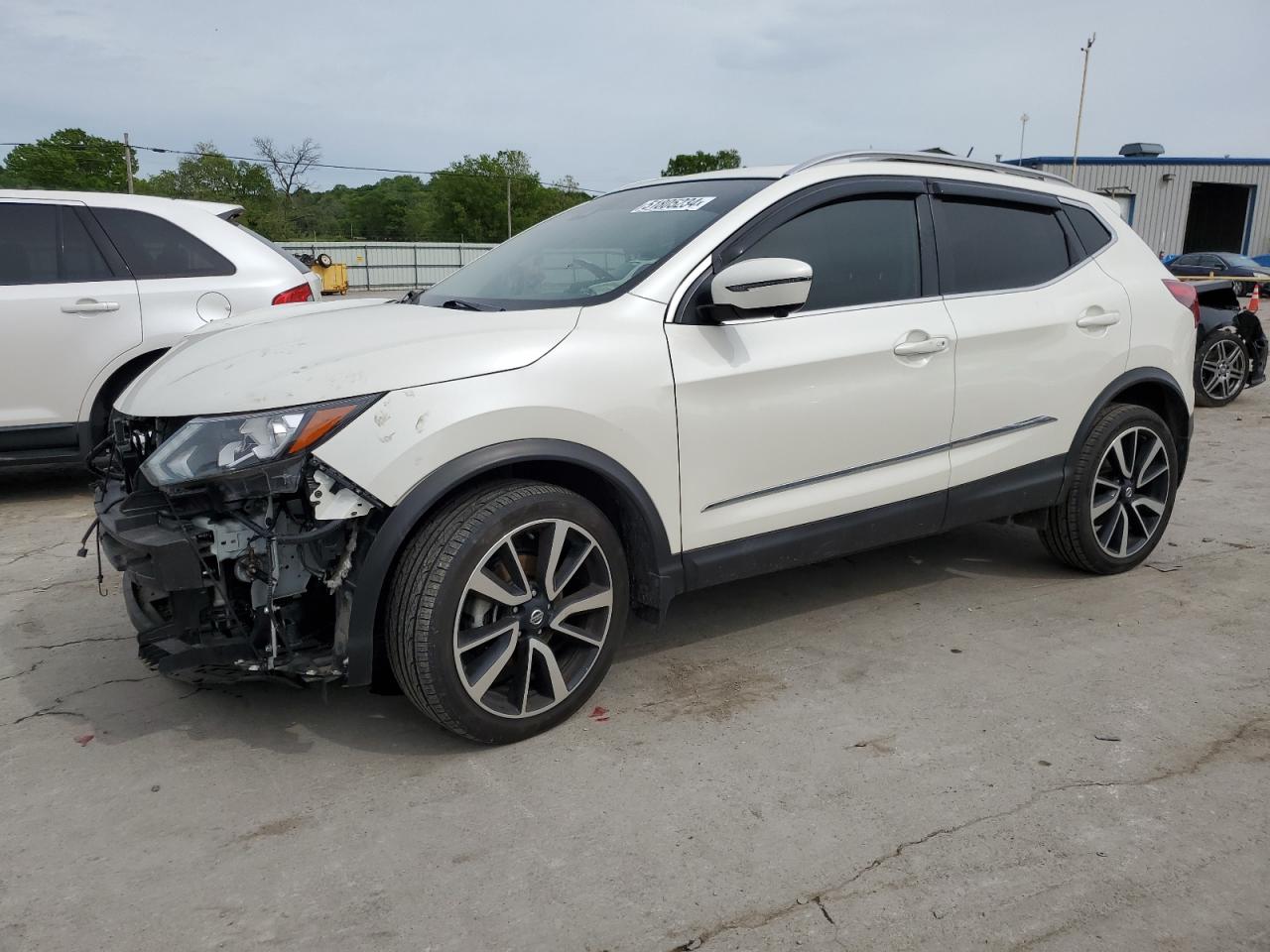 nissan rogue 2017 jn1bj1cr7hw144291