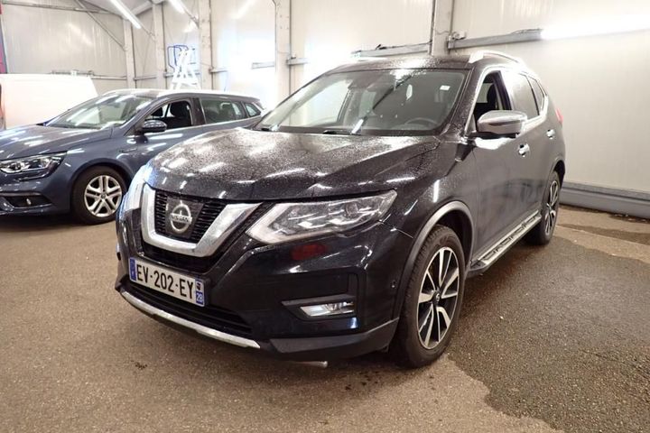 nissan x-trail 2018 jn1tfat32u0100142