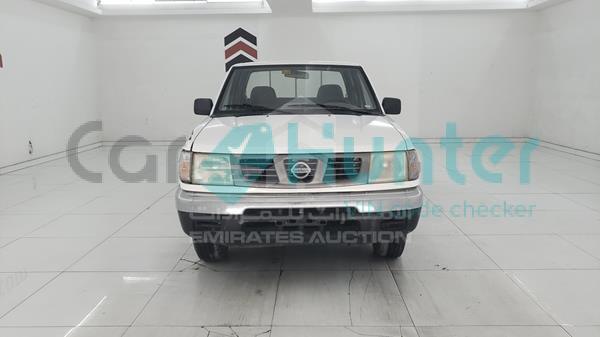 nissan 2400 2002 jn6ad23s52a720633