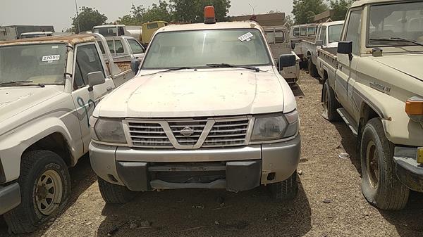 nissan pickup 2000 jn6cy15y9ya500221